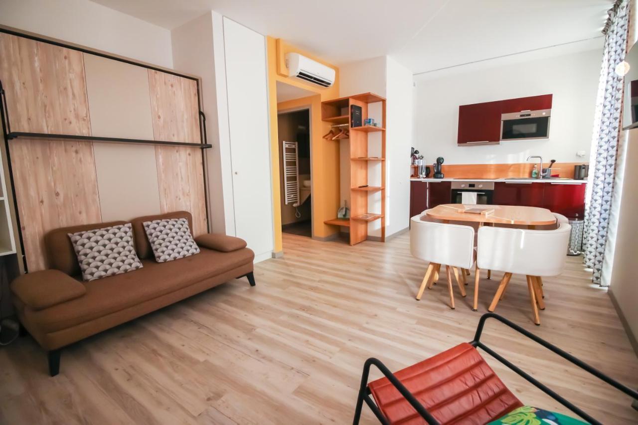 Les Halles Positives, Draps Compris Sarlat-la-Canéda Exterior foto